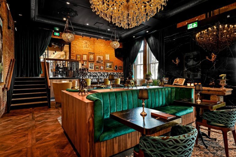 Nero lounge in Edmonton, AB with Designform lounge seating
