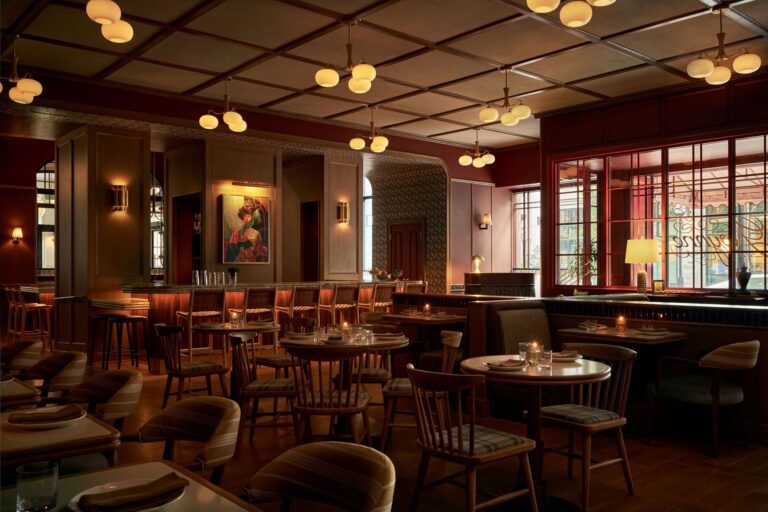 The Gwynne dining room in Cincinnati, OH with Designform Shaw chairs, Bowery chairs and Weston stools